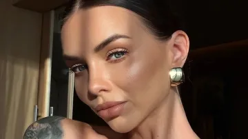 Що у косметичці Анастасії Стадник: блогерка-мільйонниця розсекретила свої бʼюті продукти – яка їх ціна