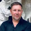 Костянтин Стогній зізнався, що у джунглях хвилювався лише за одне: «‎Аби кури не з’їли»