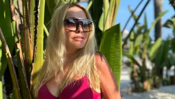 Ольга Сумська показала рідкісні фото в яскравому купальнику: як відреагували колеги народної артистки 
