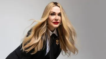 Ольга Сумська обійнялася з ведмедем: відома акторка опублікувала нове фото