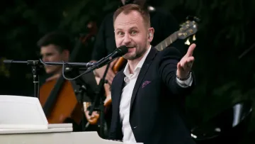 «Бог дав мені другий шанс»: Павло Табаков про 4-ту стадію раку та участь доньки у польському «Голос. Діти» 