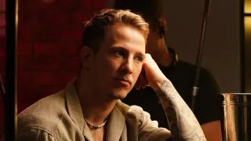 «Зношував їх до дірок»: колишній «Холостяк» Терен зробив несподіване зізнання про дитинство