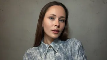 «Моторошне місце»: вокалістка гурту The Hardkiss показала фото з мамою - співачка поїхала з України