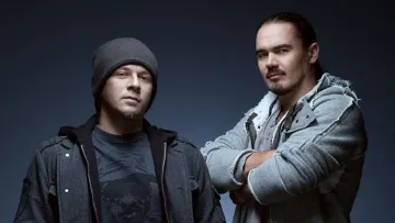 «Вісім проституток і два депутати»: Фагот і Фоззі розповіли про найганебніший концерт ТНМК