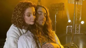 «Ми в очікуванні»: Цибульська спантеличила фото з животиком на останніх строках вагітності