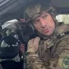 Тарас Цимбалюк відреагував на критику за військову форму: «Герой «Азову» одягнув на мене свій бронік і шеврон»