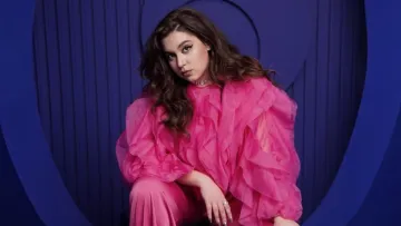 «Жінка писала, що це дебілізм»: співачка Анна Тульєва відповіла хейтерам, які не оцінили її трек про дурку