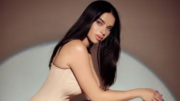 Дружина Усика показала свою улюблену книгу: обраниця чемпіона читає трилер