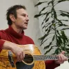 Вакарчук допоміг зібрати мільйони для військових: відео з виступу фронтмену «Океан Ельзи» у Львові