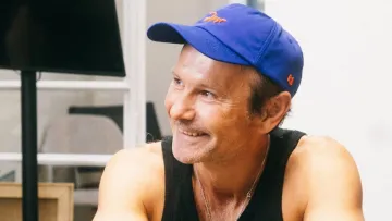 «Дуже мужньо»: 51-річний Вакарчук підірвав мережу спортивною фігурою 20-річного