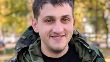 Чотири роки на фронті: поранений фіналіст «МастерШеф» Віктор Перехрест виніс побратима з поля бою