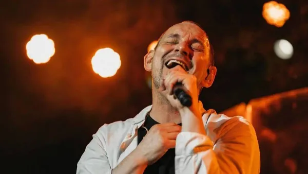 «Це не романтична історія у звичному сенсі»: гурт «Друга ріка» презентував пісню «7’Я в онлайні»