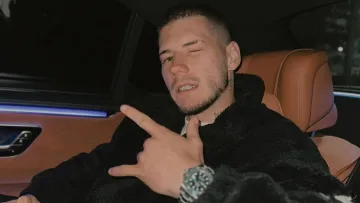 Блогер Волошин розповів, де бере гроші за кордоном, і сказав, чи повернеться в Україну: «Живу одним днем»