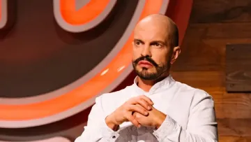 Соковитий і хрусткий: Вова Ярославський поділився рецептом незвичного смешбургера