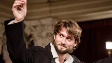 «Багатьох людей лякає‎»: співак зі «‎злочинного» хору, який доводив киян до сліз, згадав про інтернат