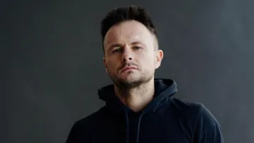 Зірка серіалу «Спіймати Кайдаша» зізнався, кого втратив на війні з РФ: «Не можу до кінця сприйняти‎»