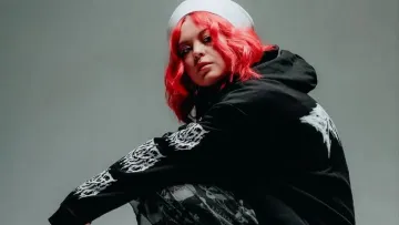 «Я дивувалася усьому, навіть магазинам Zara і McDonald's»: співачка Юріна розповіла, чому переїхала до України