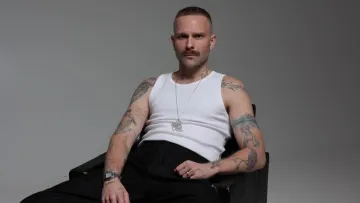 Український продюсер-гей зізнався, як мама ставиться до його орієнтації: «‎Перед КиївПрайдом вона мені пише…»