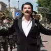 «Не кожен лицар носить меч, деякі – мікрофон і вуса»: Зібров приміряв новий образ – фото у броньовій масці