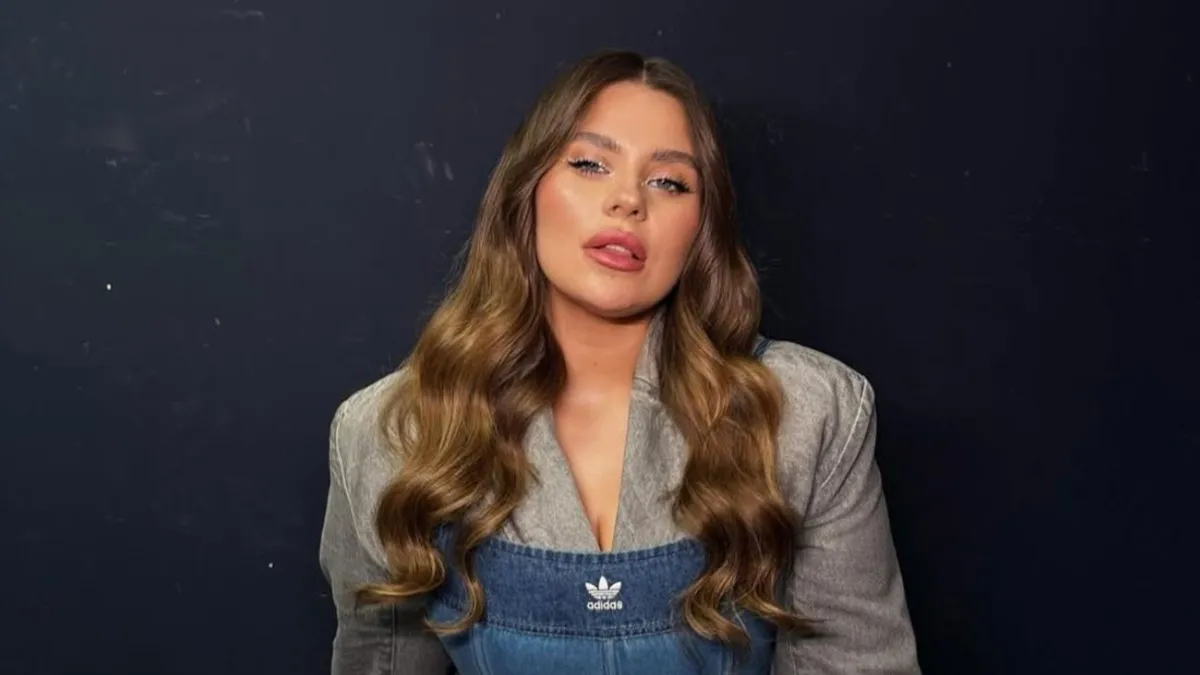 «Зігрію вас трошки»: вокалістка гурту Kazka показала свої апетитні форми – фото від яких можна зашарітися