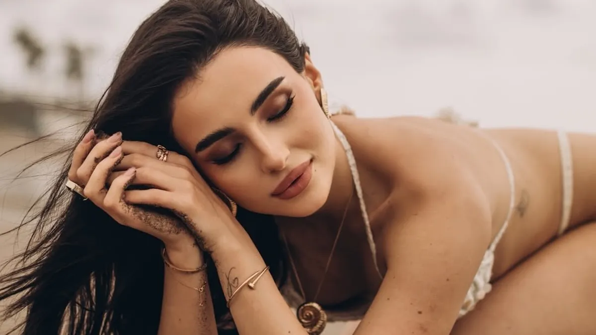 «Це найпрекрасніше, що я побачила за цей ранок»: Аня Трінчер вразила шанувальників відвертими фото на Балі