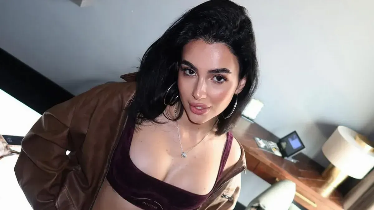 «Подивіться, які муки я проходжу»: Анна Трінчер опублікувала відверте відео з роздягальні