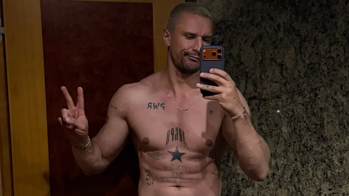 Цимбалюк відвідав сауну і поділився красномовним фото: чи взяв «Холостяк» з собою одну із дівчат