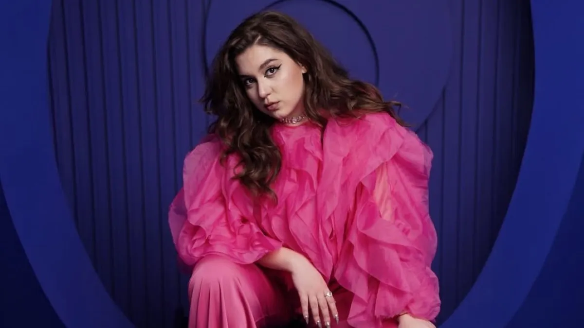 «Жінка писала, що це дебілізм»: співачка Анна Тульєва відповіла хейтерам, які не оцінили її трек про дурку