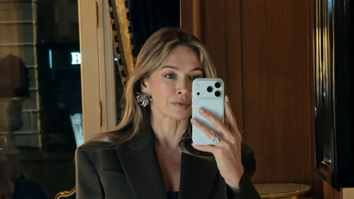 «Джаз, шик і любов»: Віра Брежнєва спровокувала чутки про заручини фотографіями з Парижа