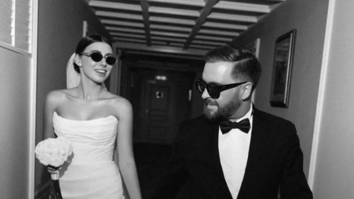 Діаманти та різьблення: дружина Танчинця вперше показала їхні розкішні обручки 