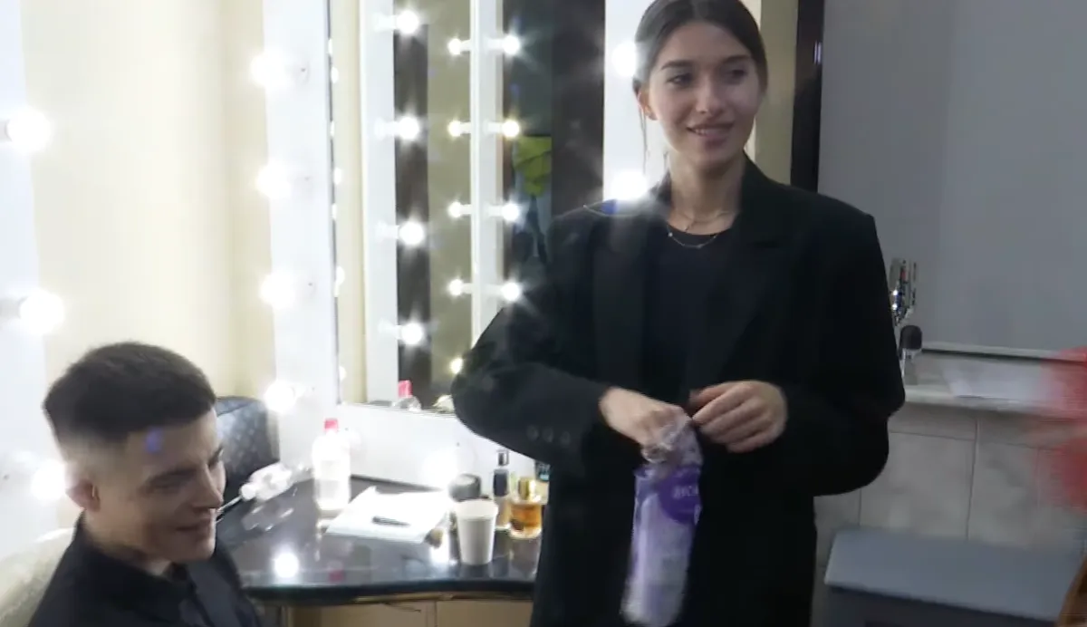 волканов, дівчина