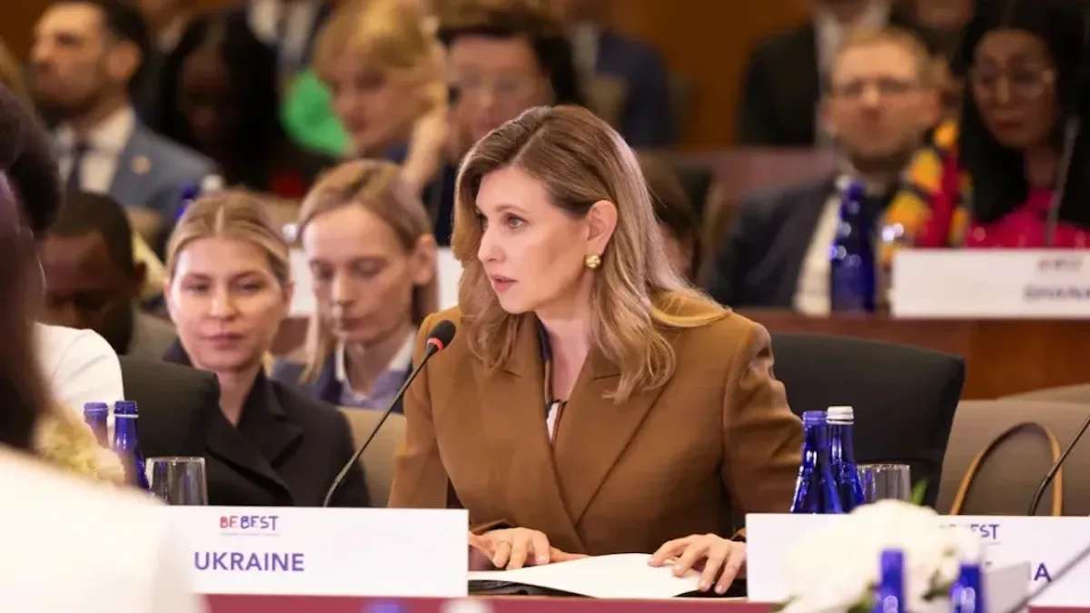 Сережки за 120 тисяч і класичний костюм: чим здивувала Зеленська на саміті Меланії Трамп