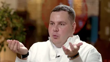 «Він повісився. Мене це не торкнуло‎»: зірка «МастерШеф‎» шокував зізнанням про стосунки з батьком