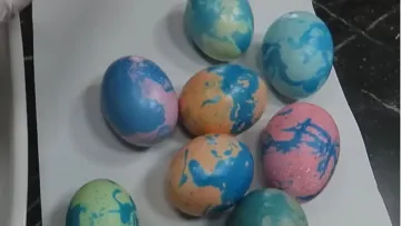 Одна хвилина – візерунок для крашанок готовий: розповідаємо про секретний метод фарбування