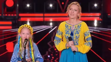 Розвернули всі крісла: українка з донькою підкорили італійський «Голос» піснею про війну 