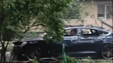 У Харкові розбита машина після прильоту Шахеда завелася і поїхала, Ауді зніме про неї рекламу: відео моменту