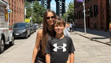 «Я хочу гуляти, у мене пацани мої!»: Ксенія Мішина розповіла, як син Платон проявляє підлітковий характер