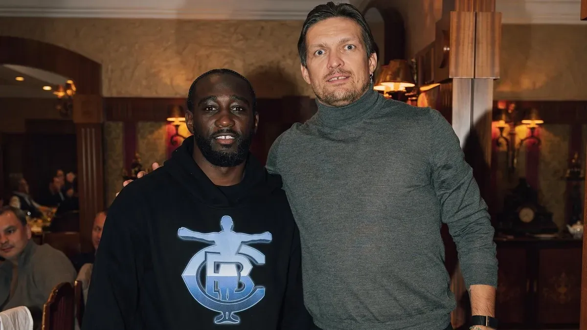 Рішення легенди боксу вплинуло на позицію Усика у рейтингу найкращих боксерів світу: яке місце в українця