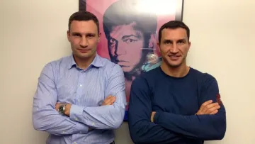 54 – за кожен рік: Володимир Кличко дуже незвично привітав Віталія з днем народження – відео