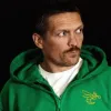 «Спробував боротьбу, грав у футбол»: Усик пригадав дитинство та розповів, чому він у юні роки обрав бокс