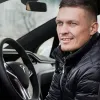 «Не нервуйте, максимально спокійно»: Усик зробив неочікувану заяву про правила дорожнього руху