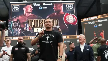 «Слава Україні»: відео і результати фінальної процедури зважування Усика та Дюбуа