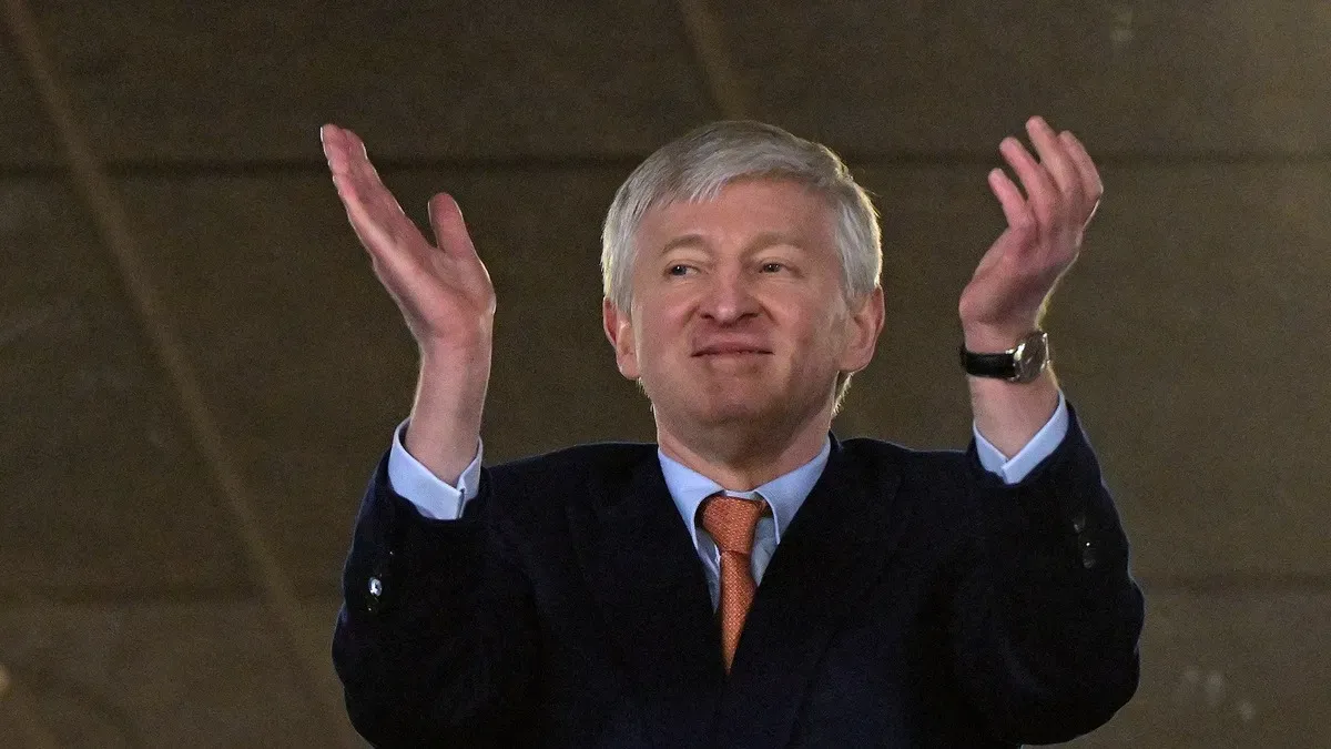 Годинник за ціною квартири: Ахметов під час зустрічі з тренером Шахтаря «засвітив» свій елітний аксесуар