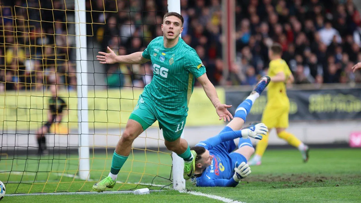 Презентація трофею, аншлаг і моторошна травма: Буковина і Динамо визначили першого фіналіста Кубку України