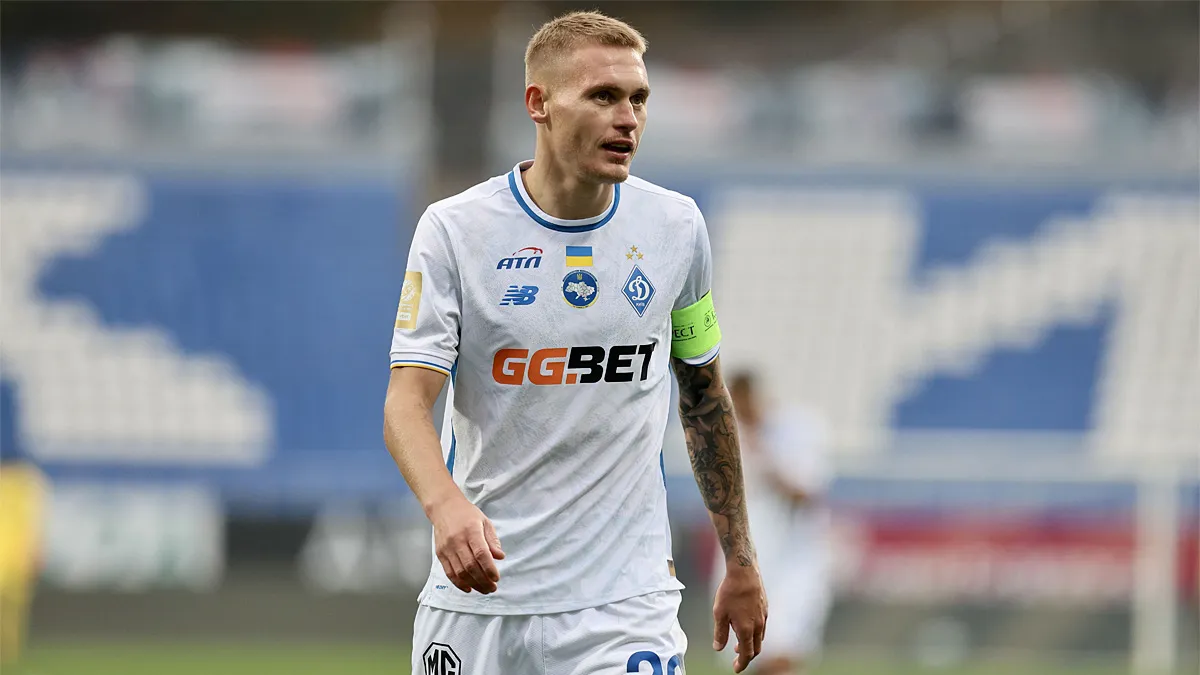 «‎Ми перед каждою грою ходим в церкву»: Буяльський поспілкувався з фанами після історичного фіаско Динамо