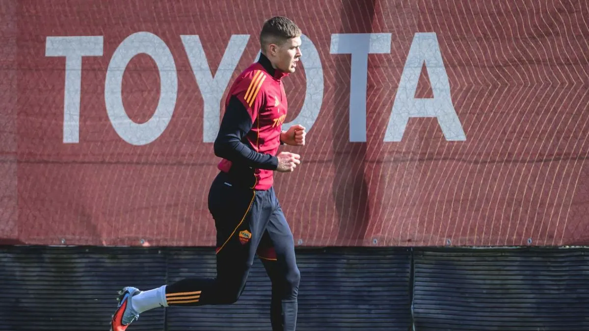 «Він на шляху до...»: тренер Роми повідомив останні новини про Довбика – чи зіграє українець з Кальярі