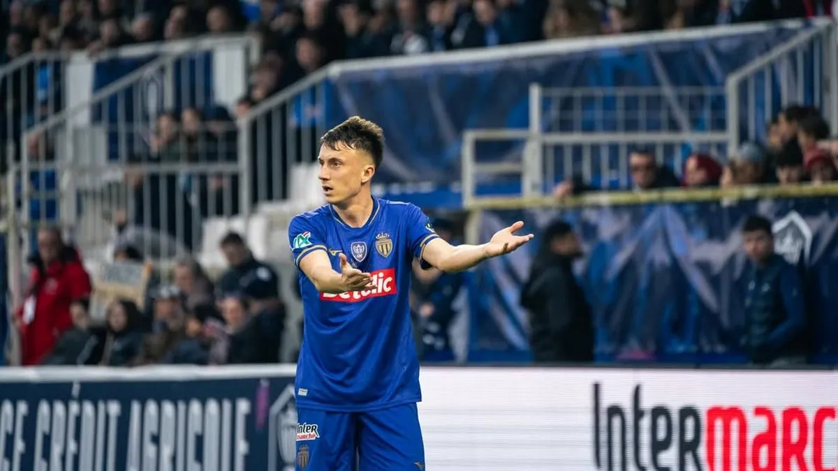 На очах у Забарного: росіянин провалив матч із ПСЖ, отримавши пряму червону картку