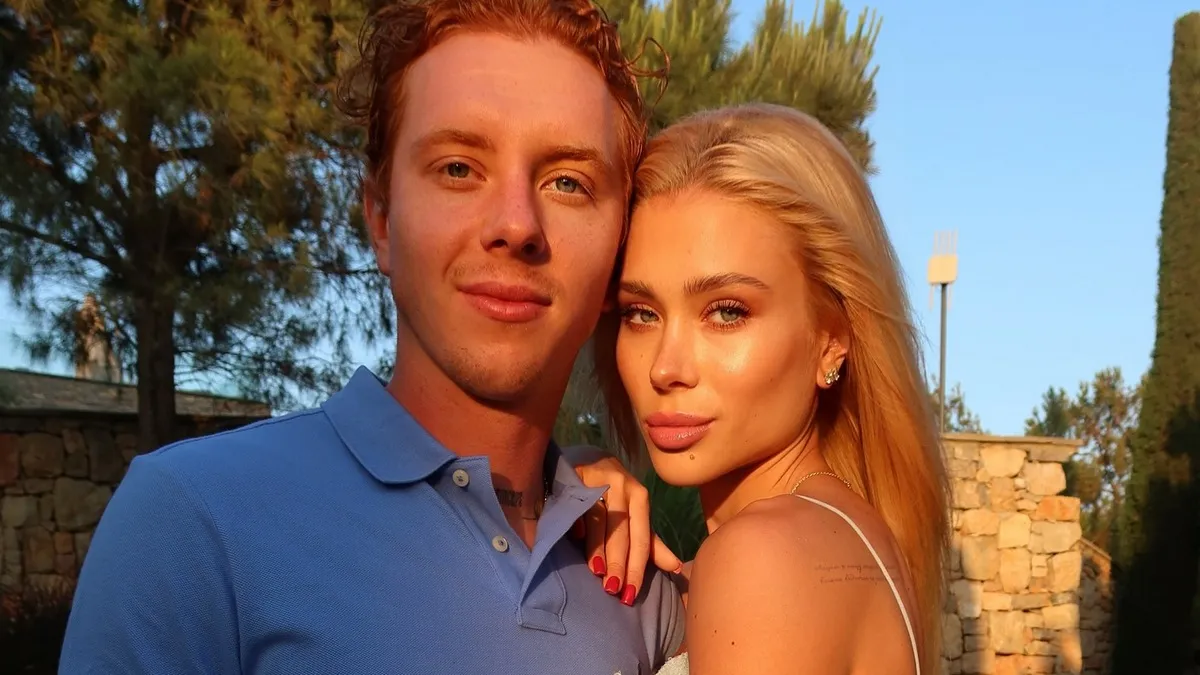 «Пилюка кімнатна»: дружина Коноплі з Шахтаря і колишня Попова з Динамо розповіла про аб'юз у минулих стосунках