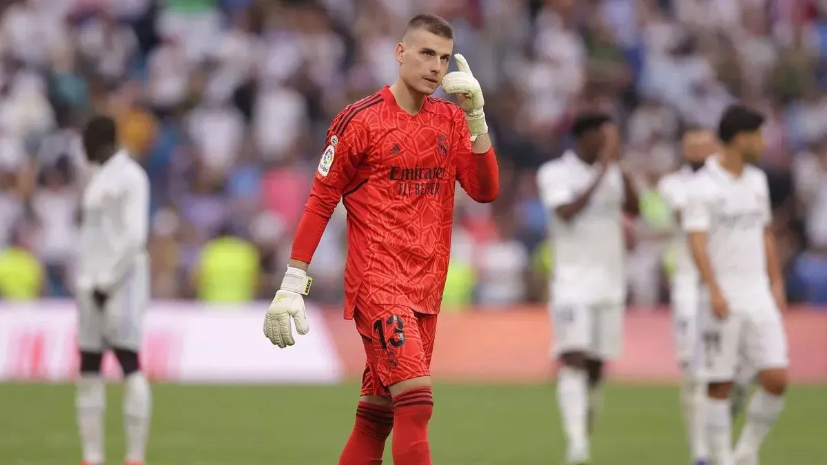 «Мене тільки похвалили»: Лунін прокоментував своє скандальне вилучення у матчі з Барселоною