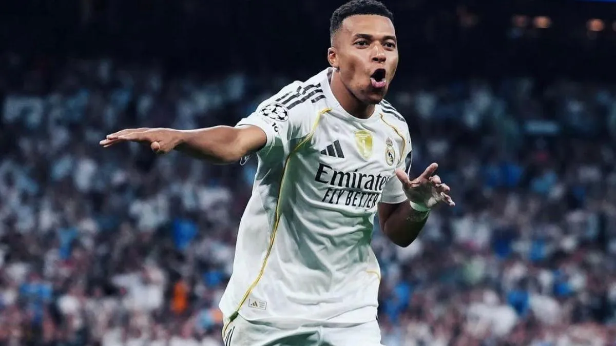 Одноклубник Луніна з Реалу отримав «Золоту бутсу»: фото Мбаппе з нагородою та слова вітання від українця